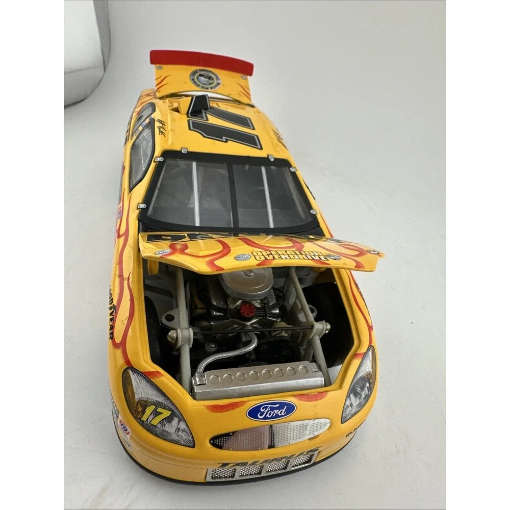 1:24 TEAM CALIBER OWNERS 02 #17 DEWALT FLAMES TAURUS MATT KENSETH Limited Editio